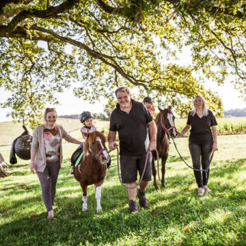 Ponywanderung mit Shettlandpony - Urlaub mit Ponyreiten